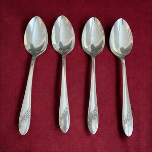 Oneida Community Queen Bess II Tudor Plate 1946 Tablespoons 4 Pieces
